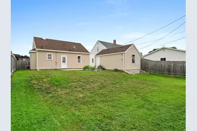 419 S 30th St, Manitowoc, WI 54220 - Photo 15
