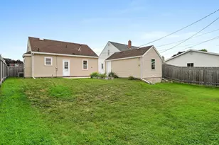 419 S 30th St, Manitowoc, WI 54220 - Photo 15