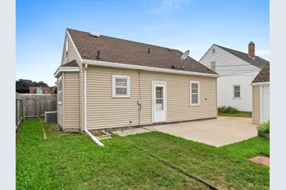 419 S 30th St, Manitowoc, WI 54220 - Photo 13