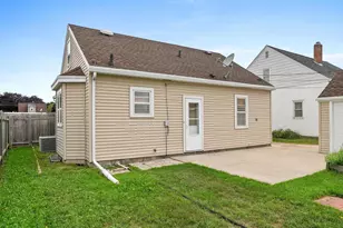 419 S 30th St, Manitowoc, WI 54220 - Photo 13