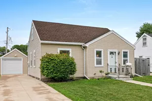 419 S 30th St, Manitowoc, WI 54220 - Photo 1