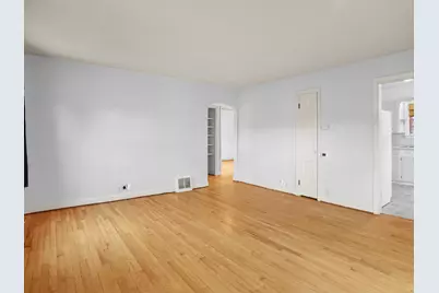 419 S 30th St, Manitowoc, WI 54220 - Photo 3