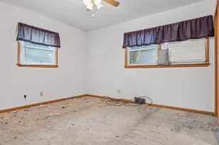 10611 W Silver Spring Dr, Milwaukee, WI 53225 - Photo 13