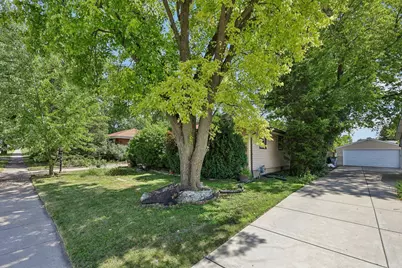 10611 W Silver Spring Dr, Milwaukee, WI 53225 - Photo 39
