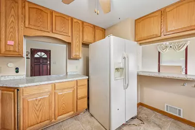 10611 W Silver Spring Dr, Milwaukee, WI 53225 - Photo 11