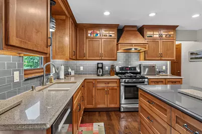 W144N4871  Stone Dr, Menomonee Falls, WI 53051 - Photo 15