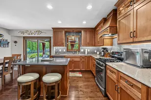 W144N4871 Stone Dr, Menomonee Falls, WI 53051 - Photo 17