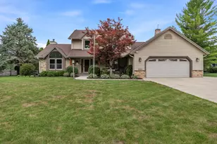 W144N4871 Stone Dr, Menomonee Falls, WI 53051 - Photo 3