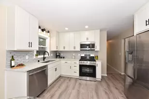 3675 S Taylor Ct, Milwaukee, WI 53207 - Photo 15