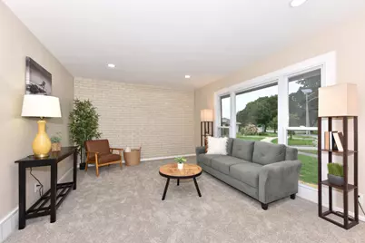 3675 S Taylor Ct, Milwaukee, WI 53207 - Photo 9