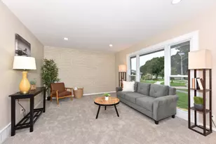 3675 S Taylor Ct, Milwaukee, WI 53207 - Photo 9