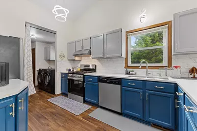 4102 W Minnesota Ct, Franklin, WI 53132 - Photo 3