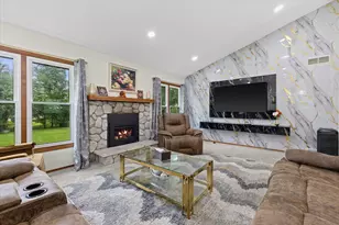 4102 W Minnesota Ct, Franklin, WI 53132 - Photo 1