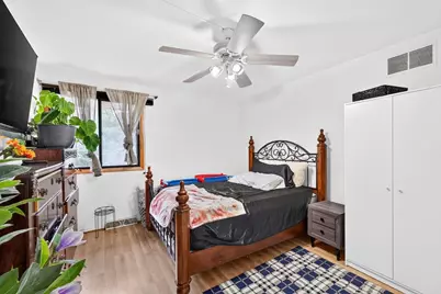 6334 S 20th St, Milwaukee, WI 53221 - Photo 7