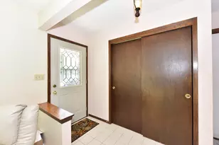 W193S7137 Hillview Dr, Muskego, WI 53150 - Photo 5