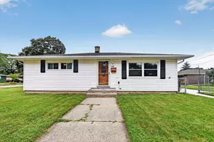 2318 32nd St, Kenosha, WI 53140 - Photo 1
