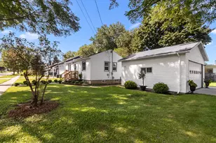 426 N Church St, Elkhorn, WI 53121 - Photo 5