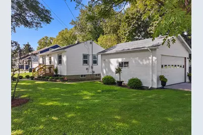 426 N Church St, Elkhorn, WI 53121 - Photo 3