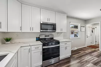 9807 W Morgan Ave, Milwaukee, WI 53228 - Photo 9