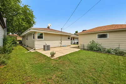 9807 W Morgan Ave, Milwaukee, WI 53228 - Photo 33