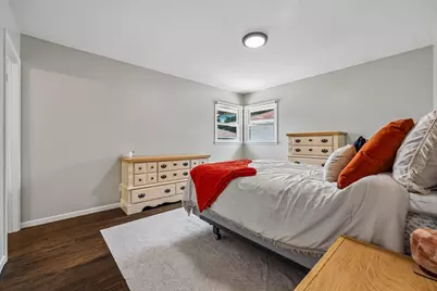9807 W Morgan Ave, Milwaukee, WI 53228 - Photo 15