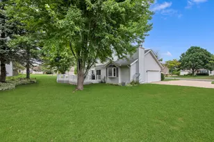 7941 S Cecily Dr, Oak Creek, WI 53154 - Photo 25