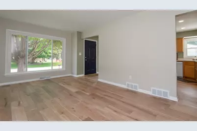 3708  9th Ave, South Milwaukee, WI 53172 - Photo 7