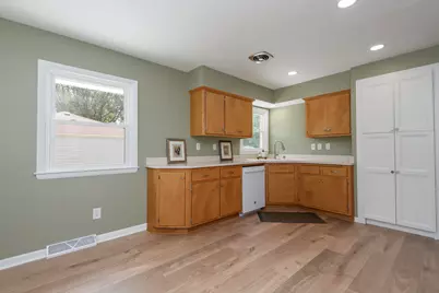 3708  9th Ave, South Milwaukee, WI 53172 - Photo 5