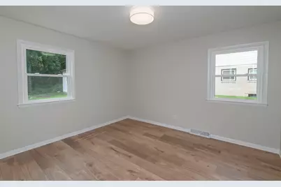 3708  9th Ave, South Milwaukee, WI 53172 - Photo 9