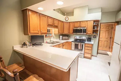 N81W13172  Country Terrace Ln #A, Menomonee Falls, WI 53051 - Photo 3