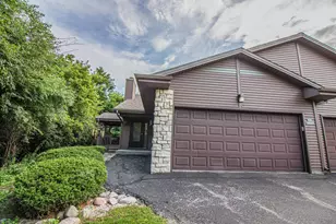 N81W13172 Country Terrace Ln, Menomonee Falls, WI 53051 - Photo 13