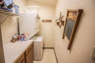 N81W13172 Country Terrace Ln, Menomonee Falls, WI 53051 - Photo 39