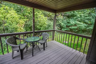 N81W13172 Country Terrace Ln, Menomonee Falls, WI 53051 - Photo 27