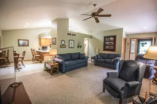 N81W13172 Country Terrace Ln, Menomonee Falls, WI 53051 - Photo 19