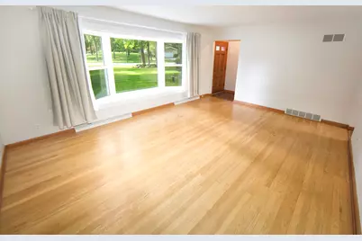 11800  Timberline Ln, Hales Corners, WI 53130 - Photo 7