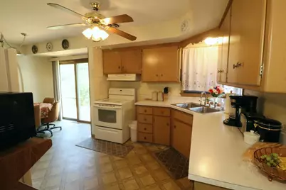 3412 W Wanda Ave, Milwaukee, WI 53221 - Photo 13