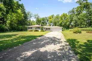 N70W39060 Foster Dr, Lac La Belle, WI 53066 - Photo 21