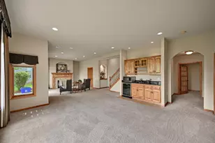 1107 Woodland Hills Dr, Waukesha, WI 53188 - Photo 27