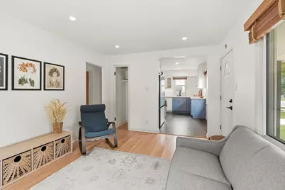 6122 W Idaho St, Milwaukee, WI 53219 - Photo 9