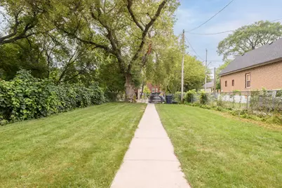 2932 N Dr William Finlayson St, Milwaukee, WI 53212 - Photo 29