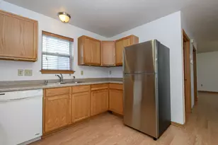 2932 N Dr William Finlayson St, Milwaukee, WI 53212 - Photo 9