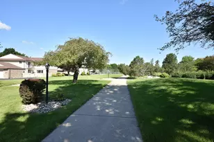 W177N9765 Riversbend Circle, Germantown, WI 53022 - Photo 33