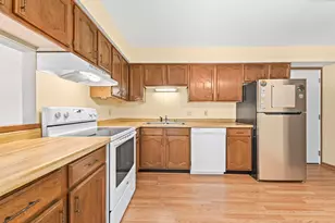 W177N9765 Riversbend Circle, Germantown, WI 53022 - Photo 17