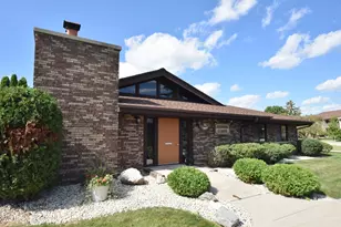 W177N9765 Riversbend Circle, Germantown, WI 53022 - Photo 27