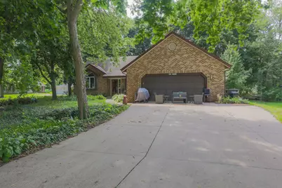 N71W23721  Good Hope Rd, Sussex, WI 53089 - Photo 3