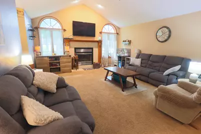N71W23721  Good Hope Rd, Sussex, WI 53089 - Photo 5