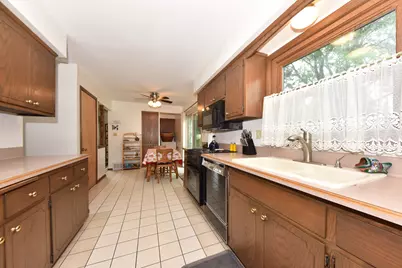 12450 W Ohio Dr, New Berlin, WI 53151 - Photo 9