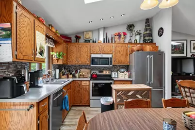 513  Polaris St, West Bend, WI 53095 - Photo 9