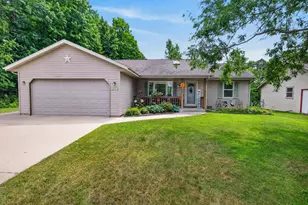 513 Polaris St, West Bend, WI 53095 - Photo 1