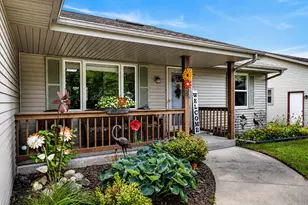 513 Polaris St, West Bend, WI 53095 - Photo 3